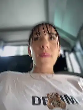 Snapshot of __IRIS__ chatting on 31, 1, 2025 IRIS online show from 31, 1, 2025