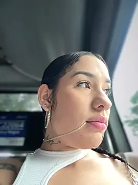 Snapshot of __IRIS__ chatting on 13, 2, 2025 IRIS online show from 13, 2, 2025