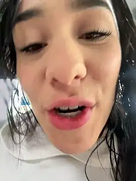 Snapshot of __IRIS__ chatting on 21, 2, 2025 IRIS online show from 21, 2, 2025