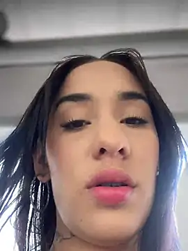 Snapshot of __IRIS__ chatting on 4, 3, 2025 IRIS online show from 4, 3, 2025