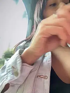 Snapshot of __IRIS__ chatting on 18, 3, 2025 IRIS online show from 18, 3, 2025