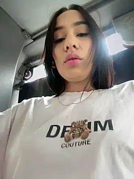 Snapshot of __IRIS__ chatting on 21, 3, 2025 IRIS online show from 21, 3, 2025