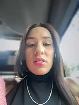 Snapshot of __IRIS__ chatting on 22, 3, 2025 IRIS online show from 22, 3, 2025