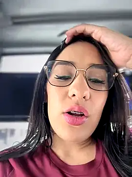 Snapshot of __IRIS__ chatting on 11, 9, 2025 IRIS online show from 11, 9, 2025