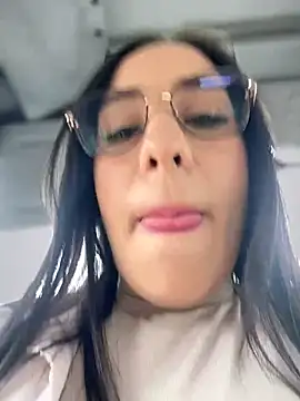 Snapshot of __IRIS__ chatting on 12, 9, 2025 IRIS online show from 12, 9, 2025