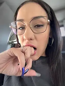 Snapshot of __IRIS__ chatting on 16, 9, 2025 IRIS online show from 16, 9, 2025