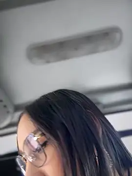 Snapshot of __IRIS__ chatting on 9, 10, 2025 IRIS online show from 9, 10, 2025