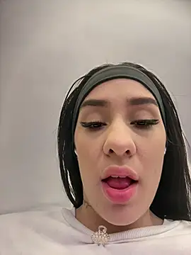 Snapshot of __IRIS__ chatting on 8, 5, 2026 IRIS online show from 8, 5, 2026