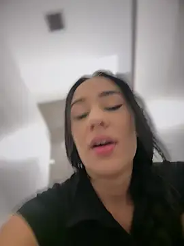 Snapshot of __IRIS__ chatting on 1, 7, 2026 IRIS online show from 1, 7, 2026