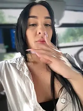 Snapshot of __IRIS__ chatting on 14, 7, 2026 IRIS online show from 14, 7, 2026