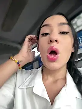Snapshot of __IRIS__ chatting on 17, 7, 2026 IRIS online show from 17, 7, 2026