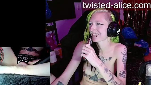 alicewonder09 online show from 14, 4, 2026