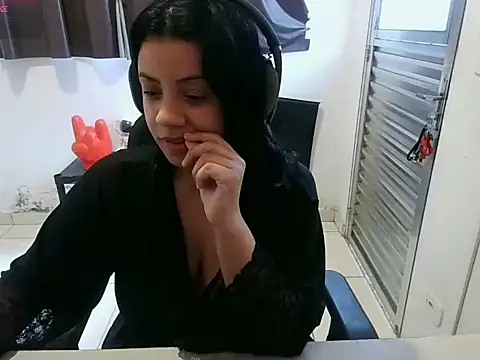 Snapshot of zayrapink chatting on 23, 2, 2026 zayrapink online show from 23, 2, 2026