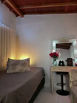 Snapshot of shannol_ryan chatting on 25, 6, 2026 shannol ryan online show from 25, 6, 2026