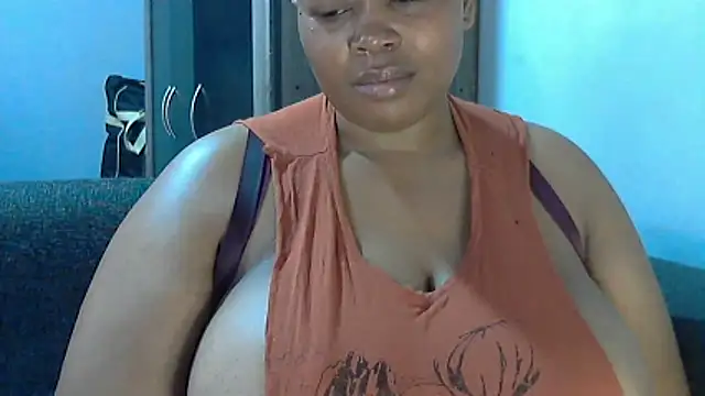 Snapshot of Sexy-queen99xx chatting on 2, 6, 2026 Sexy-queen99xx online show from 2, 6, 2026
