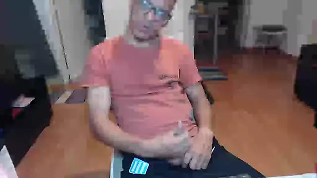 Snapshot of guachin_hunk chatting on 20, 5, 2026 guachin hunk online show from 20, 5, 2026