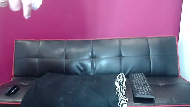 Young Strawberryy online show from 20, 2, 2025