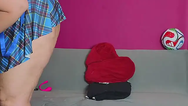 Young Strawberryy online show from 19, 7, 2026