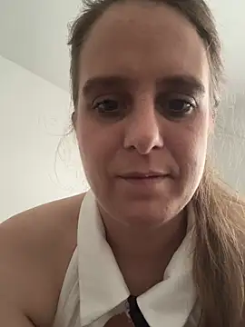 Snapshot of LadyChantale chatting on 5, 6, 2026 LadyChantale online show from 5, 6, 2026