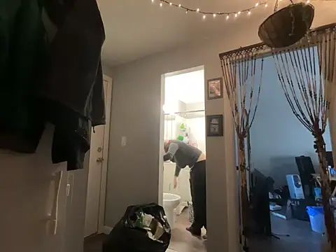 Snowbunnycake 131 online show from 11, 11, 2025