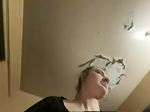 Snowbunnycake 131 online show from 22, 5, 2026
