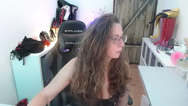 Snapshot of GeilesLuder75 chatting on 10, 4, 2026 GeilesLuder75 online show from 10, 4, 2026