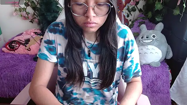 Snapshot of MidoriQuiinn chatting on 10, 12, 2024 MidoriQuiinn online show from 10, 12, 2024