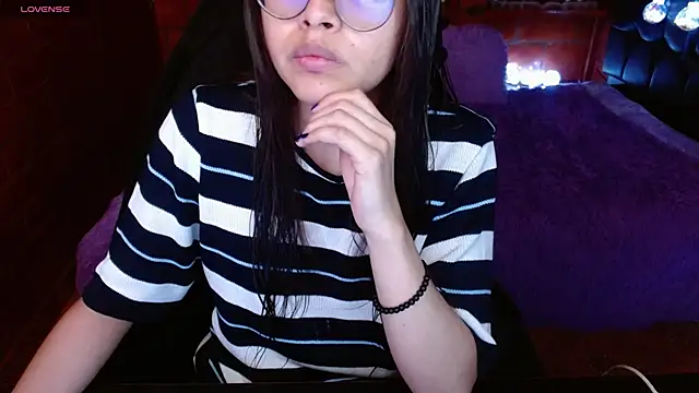 Snapshot of MidoriQuiinn chatting on 29, 5, 2026 MidoriQuiinn online show from 29, 5, 2026
