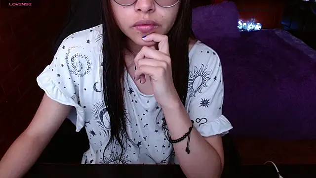 Snapshot of MidoriQuiinn chatting on 2, 6, 2026 MidoriQuiinn online show from 2, 6, 2026