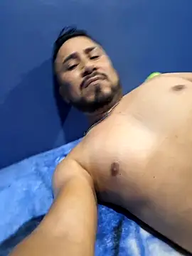 Snapshot of Eumanzor chatting on 25, 11, 2025 Eumanzor online show from 25, 11, 2025