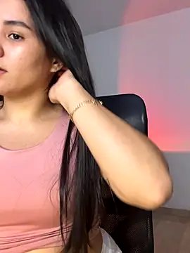 Snapshot of Mavie_roses chatting on 27, 11, 2025 Mavie roses online show from 27, 11, 2025