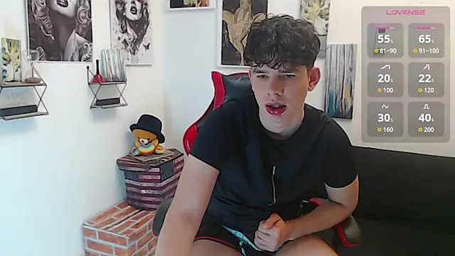 Oliverboy- online show from 22, 6, 2026