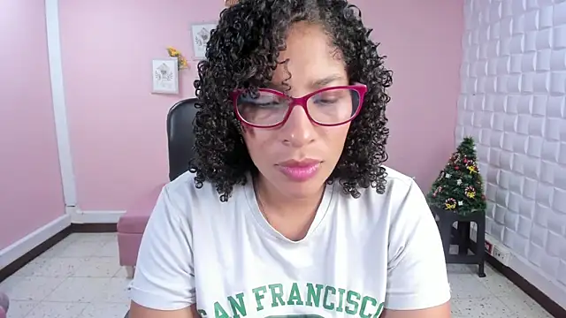 Snapshot of DannaBerry chatting on 21, 12, 2024 DannaBerry online show from 21, 12, 2024