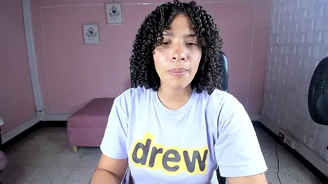 Snapshot of DannaBerry chatting on 5, 2, 2025 DannaBerry online show from 5, 2, 2025