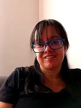 Sonialorens  online show from 15, 1, 2025