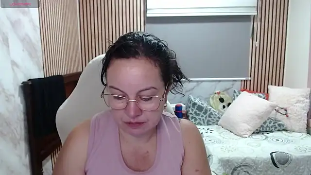 Snapshot of Sonialorens_ chatting on 20, 5, 2026 Sonialorens online show from 20, 5, 2026