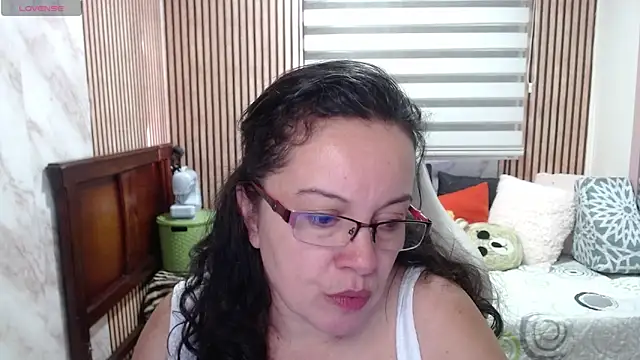 Snapshot of Sonialorens_ chatting on 2, 6, 2026 Sonialorens online show from 2, 6, 2026