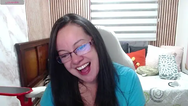 Snapshot of Sonialorens_ chatting on 4, 6, 2026 Sonialorens online show from 4, 6, 2026