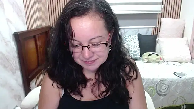 Snapshot of Sonialorens_ chatting on 10, 6, 2026 Sonialorens online show from 10, 6, 2026