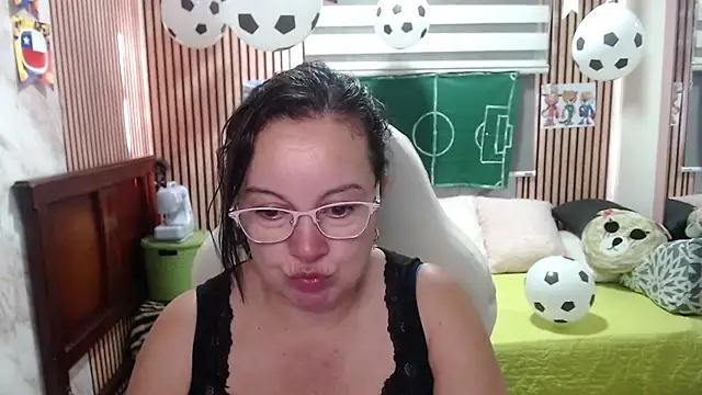 Snapshot of Sonialorens_ chatting on 11, 6, 2026 Sonialorens online show from 11, 6, 2026