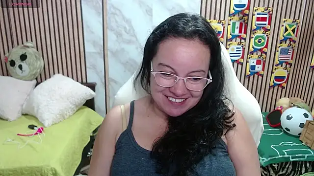 Snapshot of Sonialorens_ chatting on 9, 7, 2026 Sonialorens online show from 9, 7, 2026