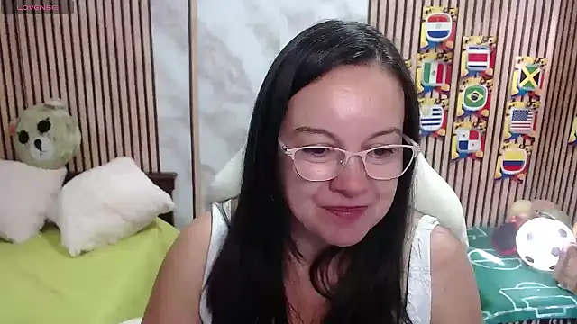 Snapshot of Sonialorens_ chatting on 10, 7, 2026 Sonialorens online show from 10, 7, 2026
