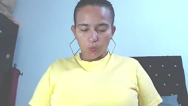 Snapshot of isabella_dirty69 chatting on 19, 5, 2026 isabella dirty69 online show from 19, 5, 2026