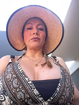 angelitasexy81 online show from 28, 4, 2026