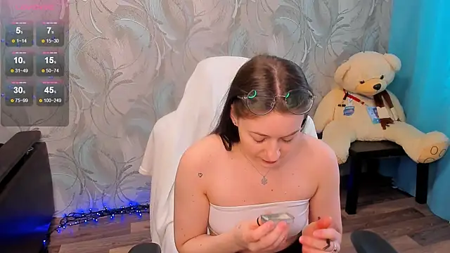 Kitty8meow online show from 12, 2, 2025