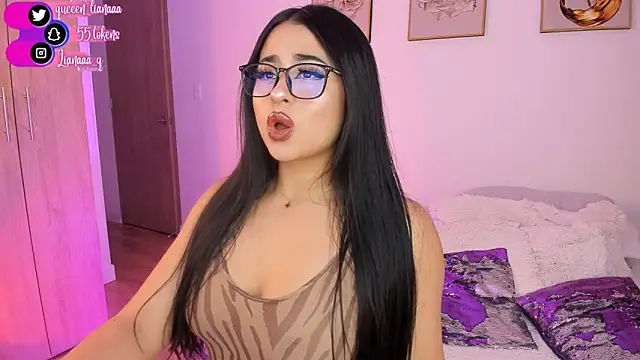 Snapshot of Queen_liana chatting on 7, 1, 2025 Queen liana online show from 7, 1, 2025