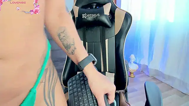 LaraBaker online show from 15, 1, 2025