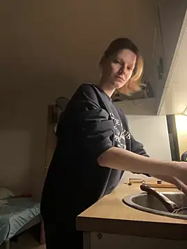 MaryHiggins online show from 2, 2, 2025