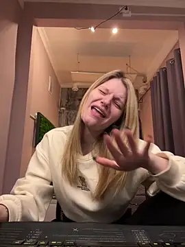 MaryHiggins online show from 30, 9, 2025