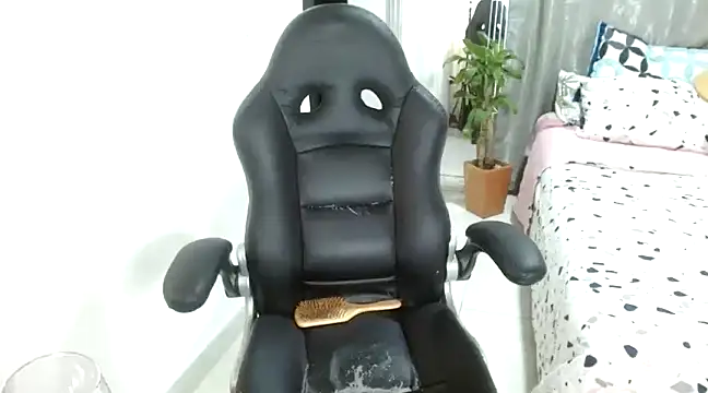 Ariana girlhots online show from 6, 3, 2025